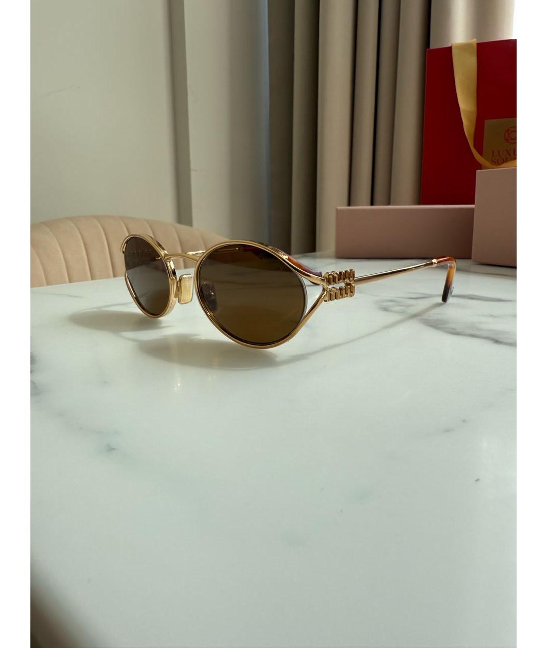 MIU MIU Золотые металлические солнцезащитные очки, фото 2