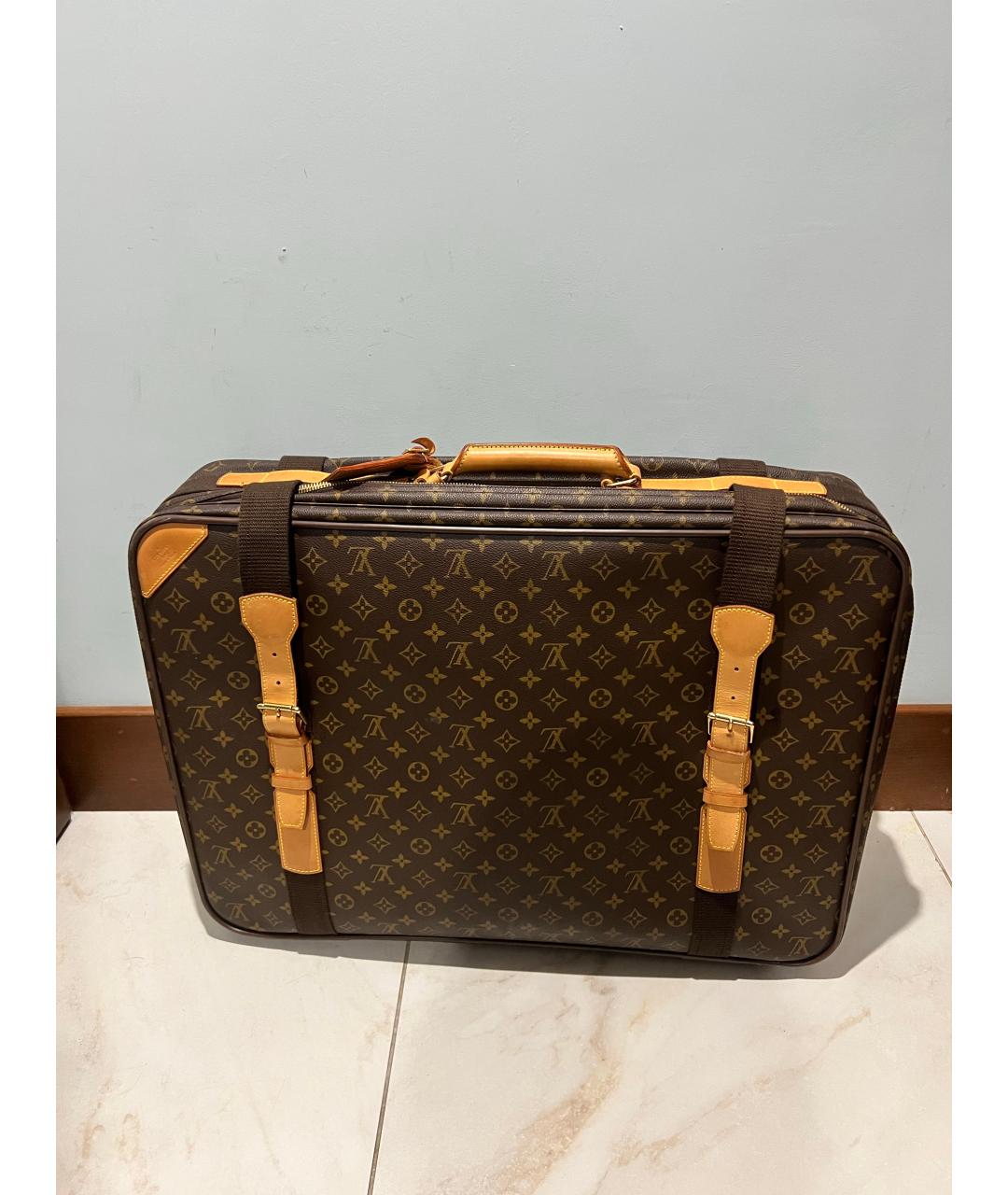 LOUIS VUITTON Коричневый чемодан, фото 7