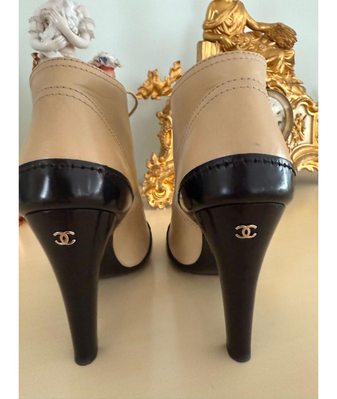 CHANEL Бежевые кожаные ботильоны, фото 3