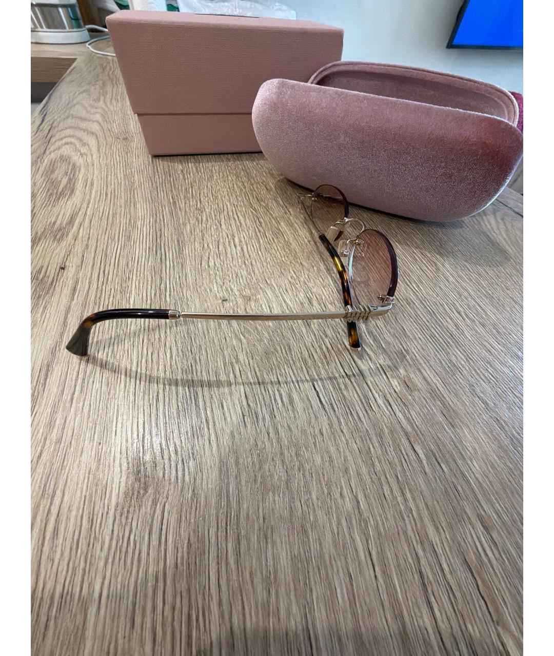 MIU MIU Золотые металлические солнцезащитные очки, фото 2
