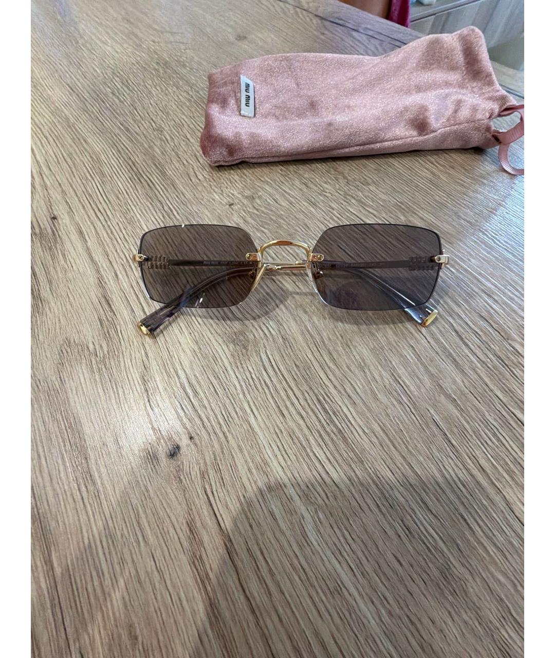 MIU MIU Золотые металлические солнцезащитные очки, фото 5