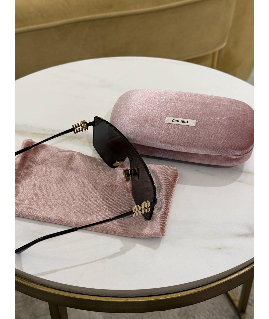 MIU MIU Черные пластиковые солнцезащитные очки, фото 2