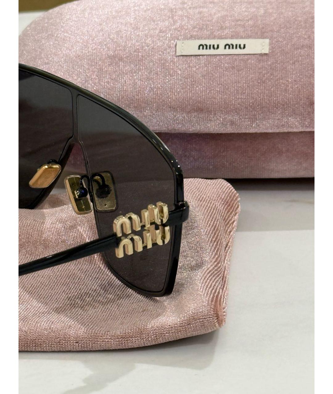 MIU MIU Черные пластиковые солнцезащитные очки, фото 3