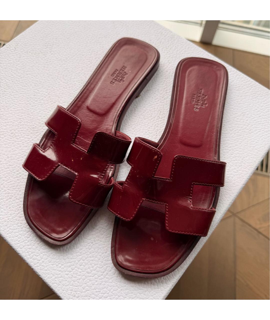 HERMES Бордовые шлепанцы из лакированной кожи, фото 4