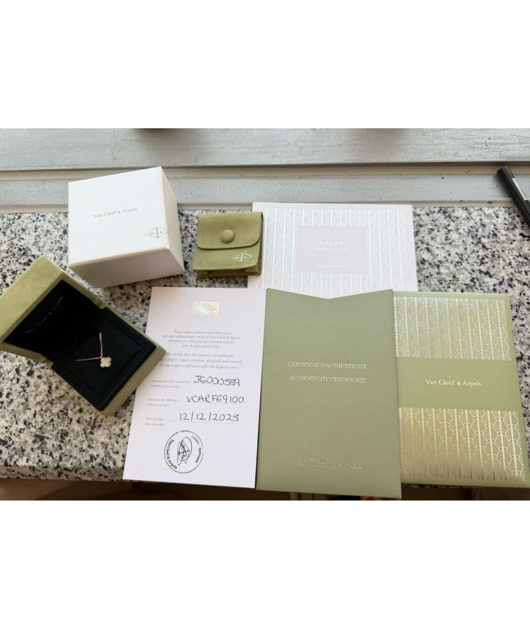 VAN CLEEF & ARPELS Белая подвеска из желтого золота, фото 3
