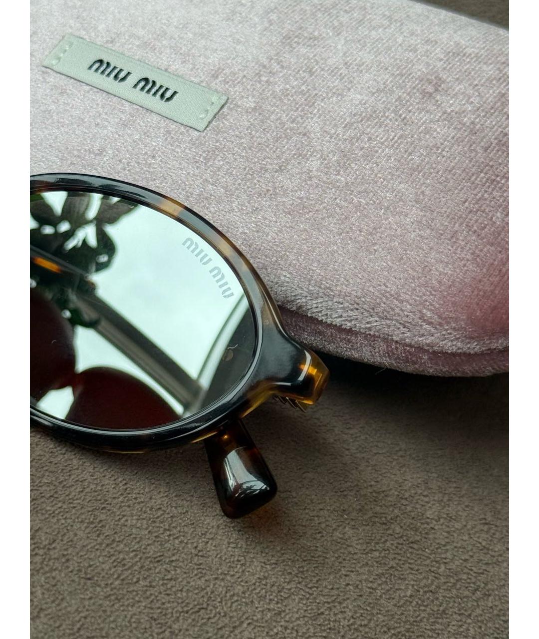 MIU MIU Коричневые пластиковые солнцезащитные очки, фото 3
