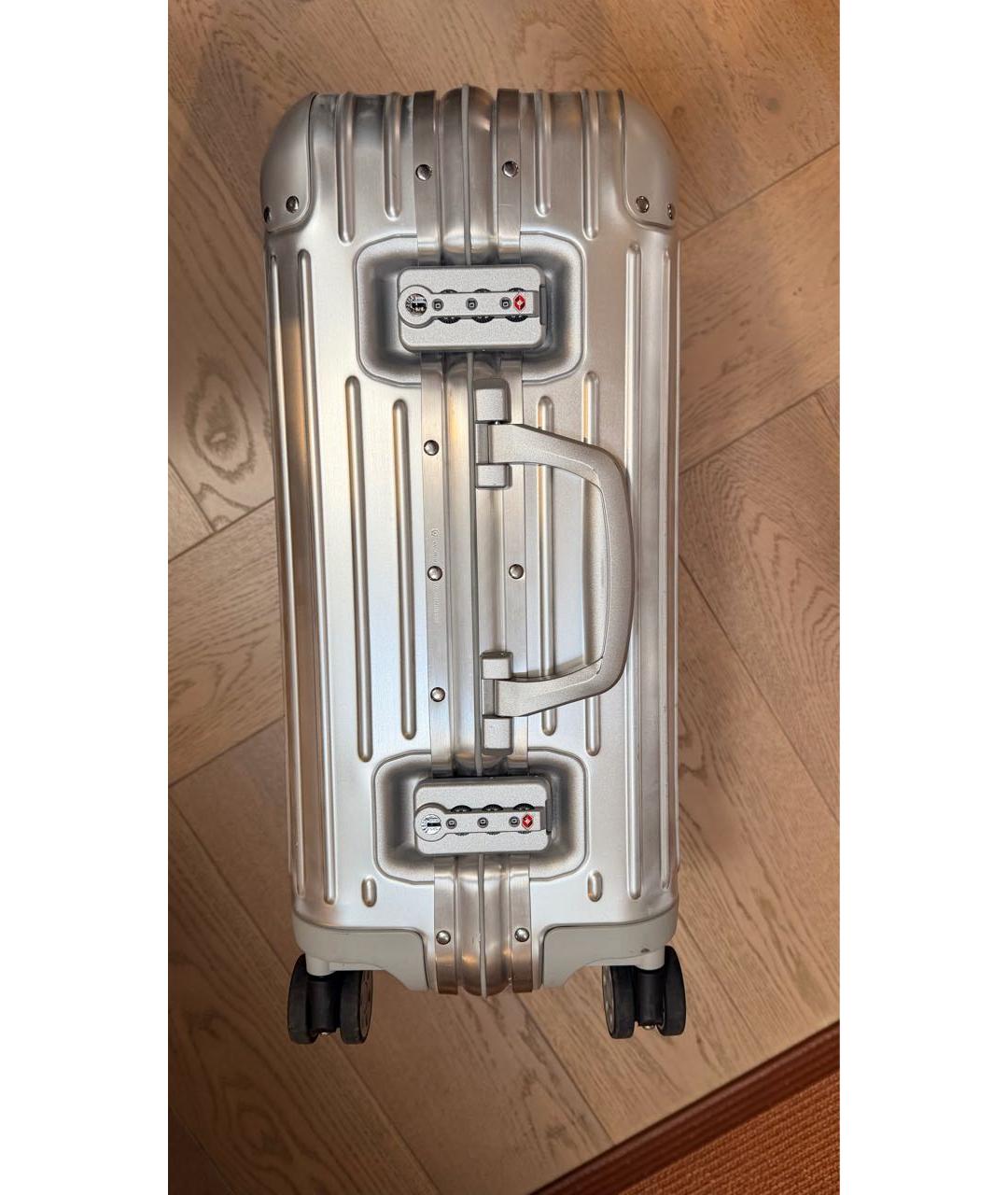 Rimowa Серебряный чемодан, фото 3