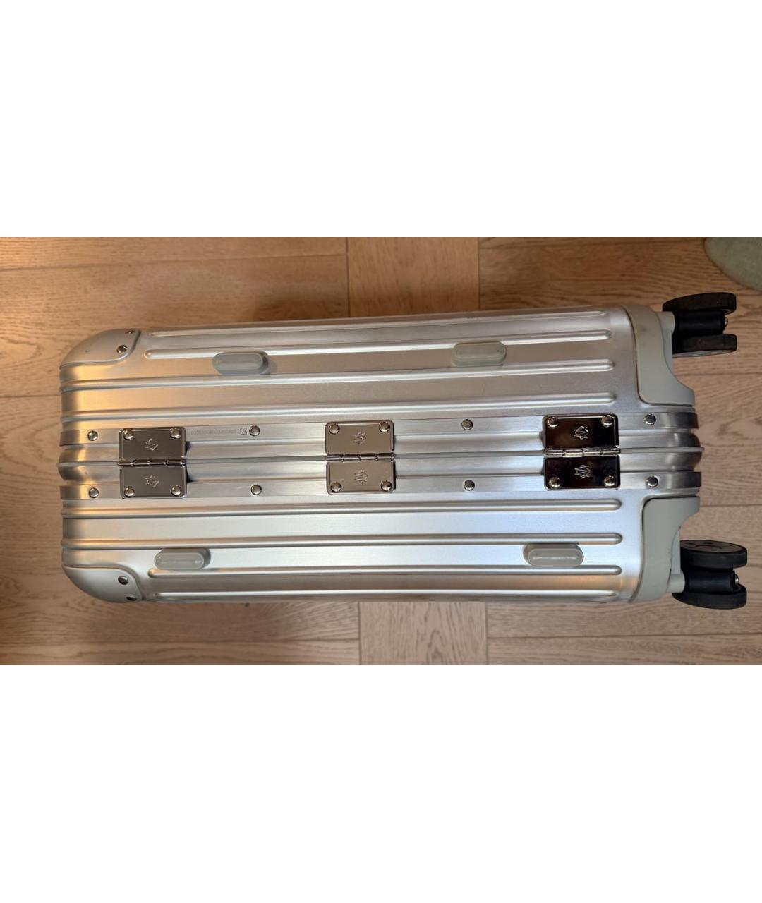 Rimowa Серебряный чемодан, фото 4