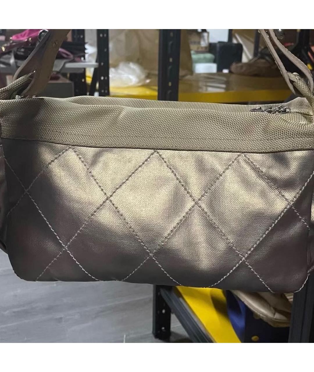 CHANEL Золотая кожаная сумка с короткими ручками, фото 2