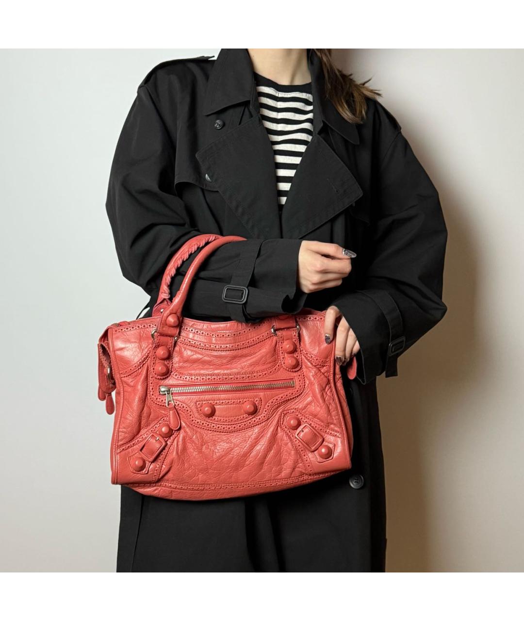 BALENCIAGA Коралловая кожаная сумка с короткими ручками, фото 8
