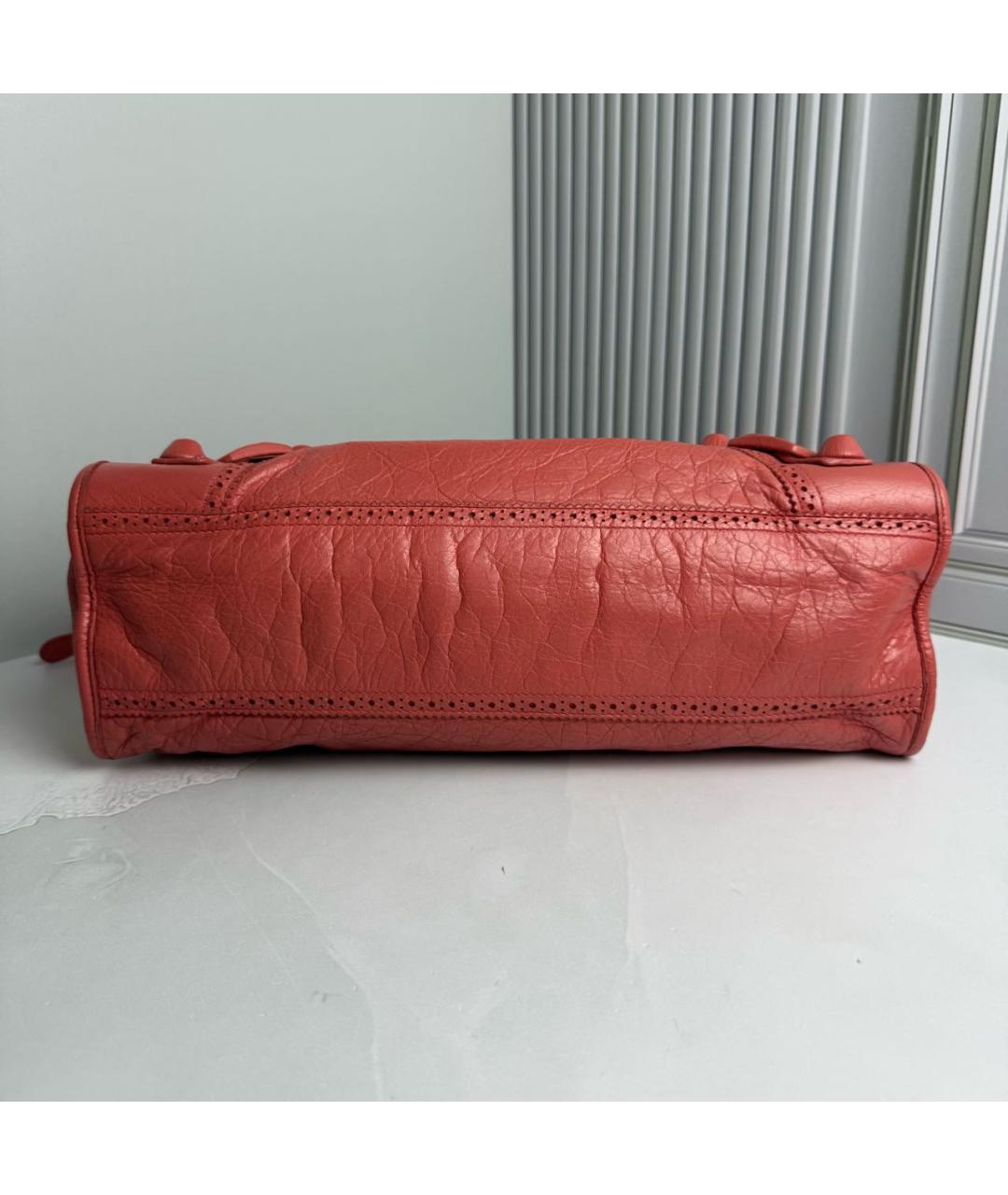 BALENCIAGA Коралловая кожаная сумка с короткими ручками, фото 4