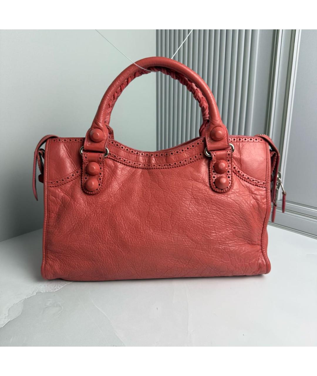 BALENCIAGA Коралловая кожаная сумка с короткими ручками, фото 2