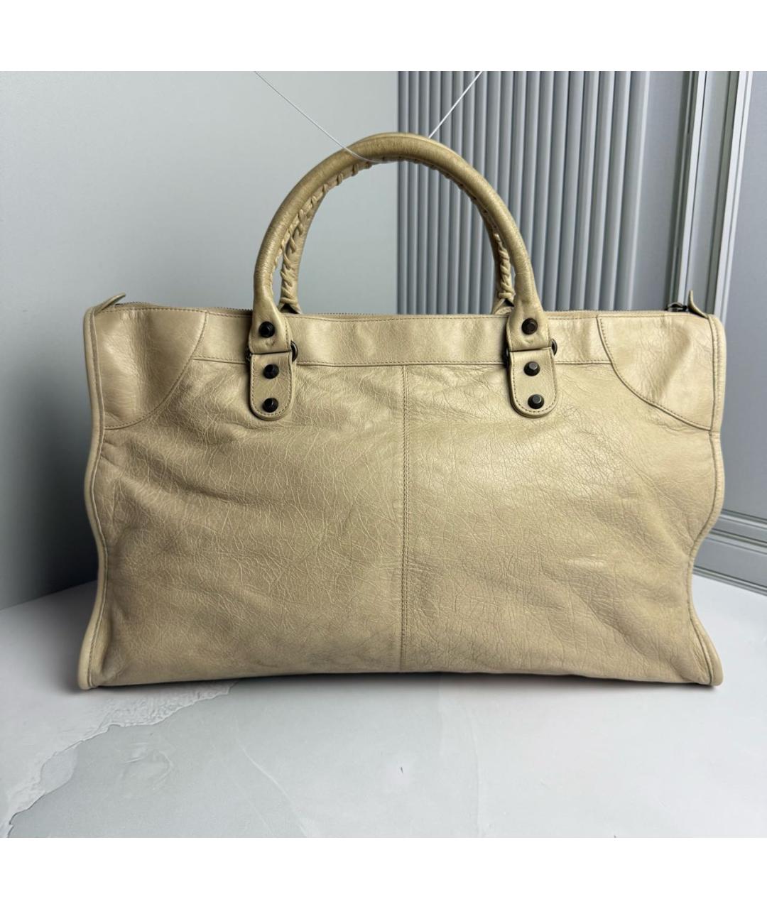 BALENCIAGA Бежевая кожаная сумка с короткими ручками, фото 2