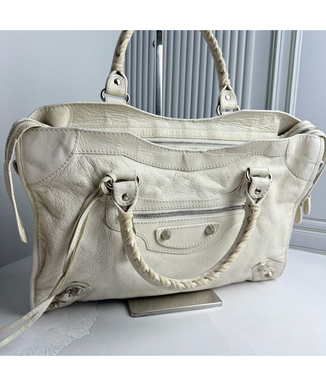 BALENCIAGA Белая кожаная сумка с короткими ручками, фото 3