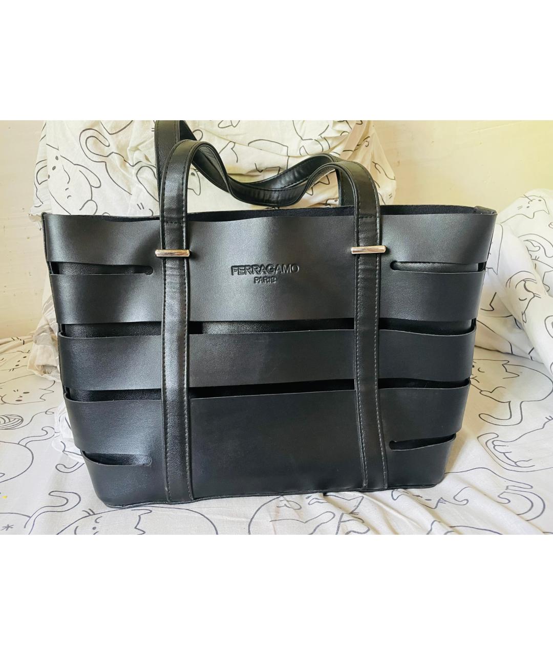 FERRAGAMO Черная кожаная сумка через плечо, фото 7