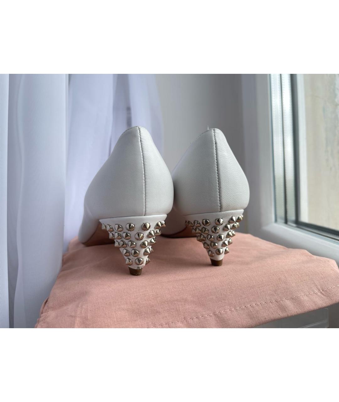 MIU MIU Белые кожаные лодочки на низком каблуке, фото 4