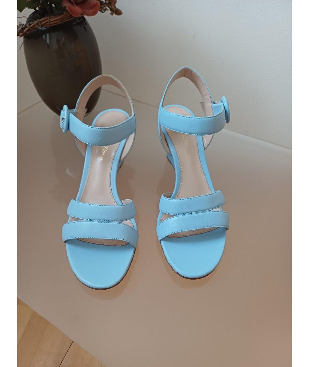 GIANVITO ROSSI Голубые кожаные босоножки, фото 6