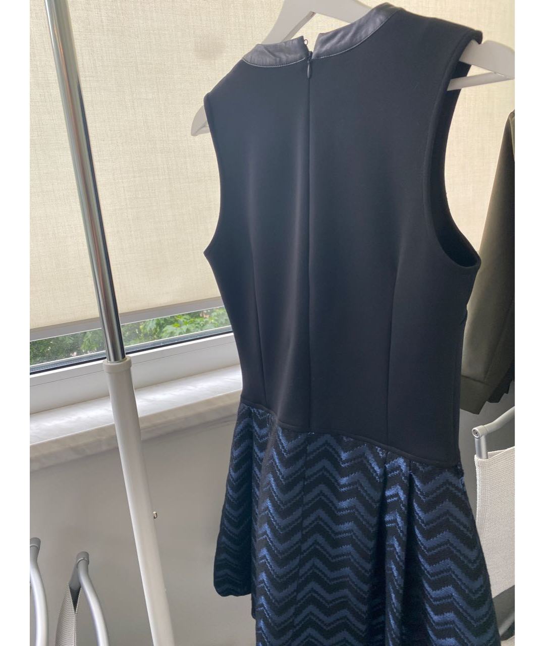TRUSSARDI Темно-синее полиэстеровое коктейльное платье, фото 2