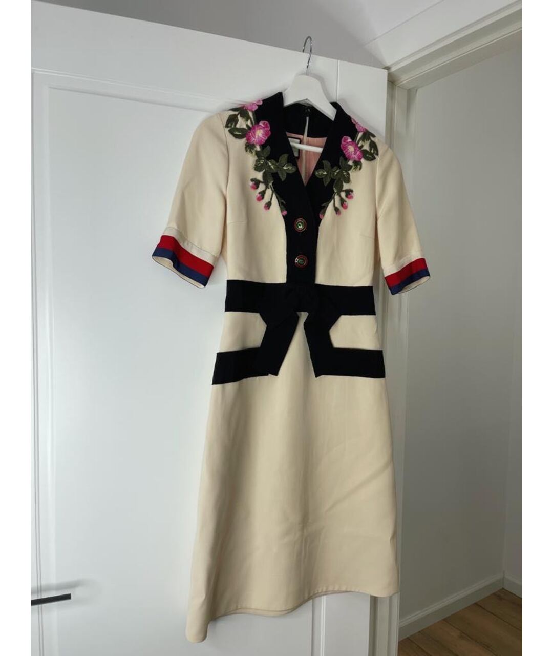 GUCCI Бежевое вискозное повседневное платье, фото 6