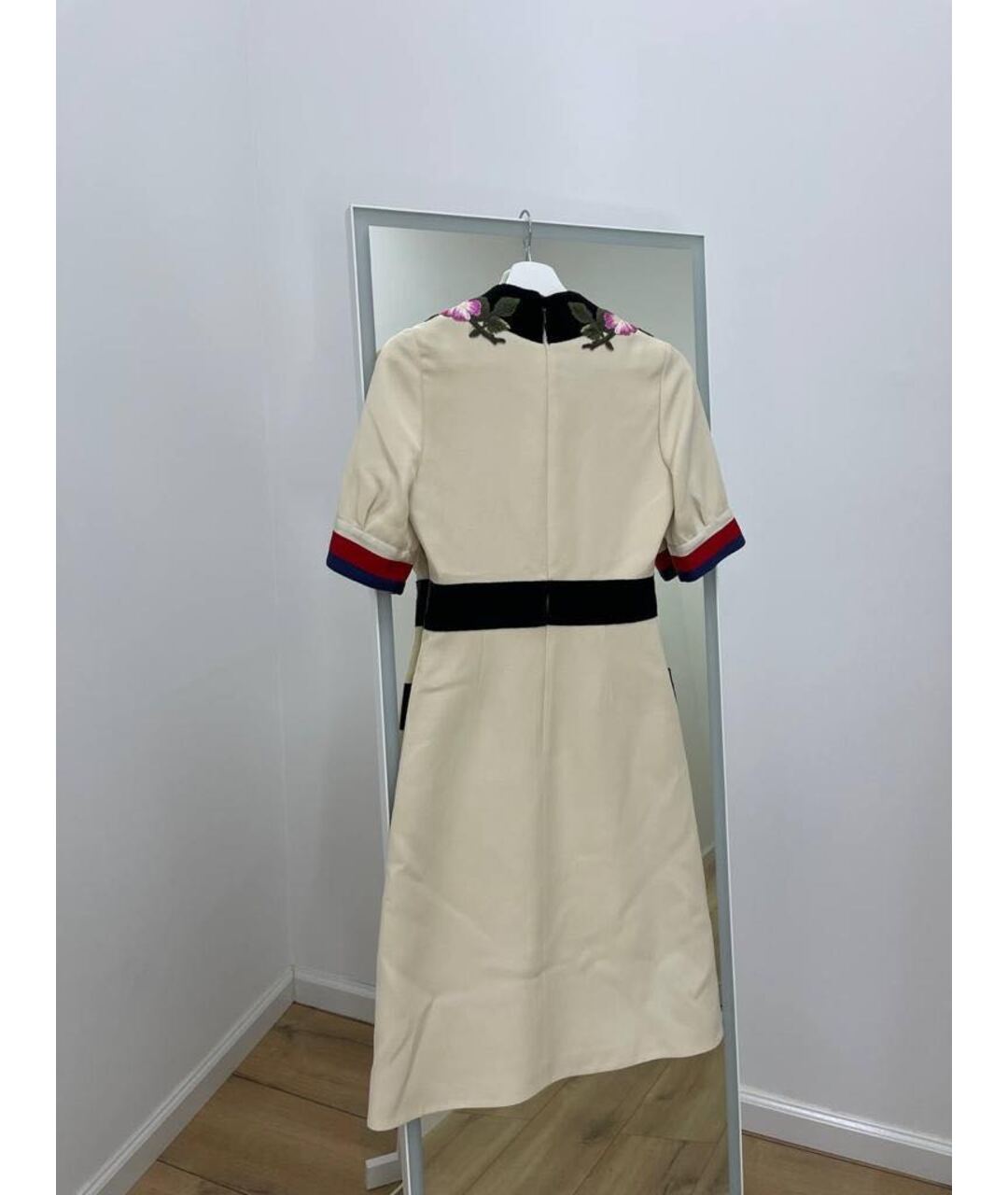GUCCI Бежевое вискозное повседневное платье, фото 2