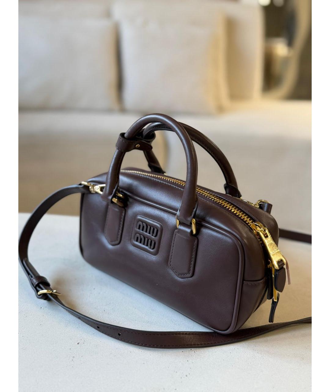 MIU MIU Коричневая кожаная сумка с короткими ручками, фото 2
