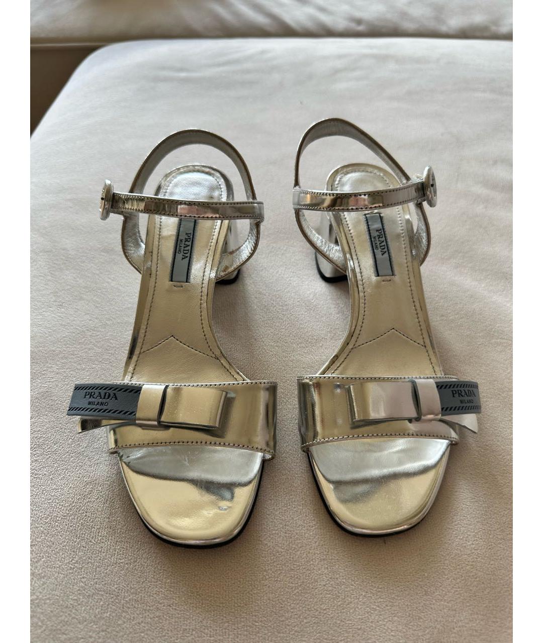PRADA Серебряные кожаные босоножки, фото 2