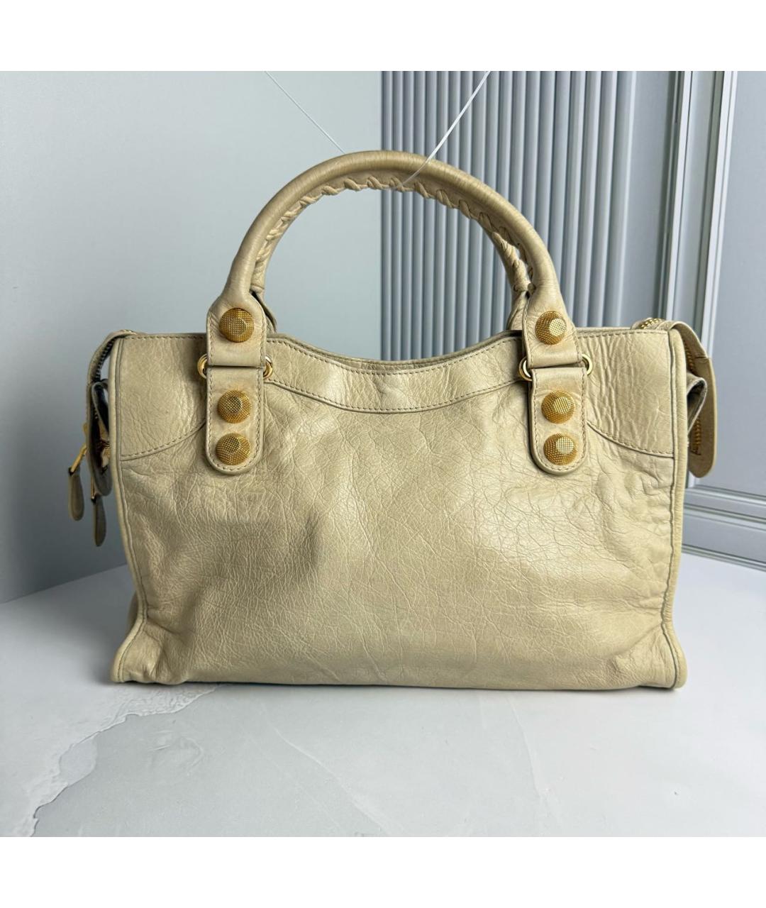 BALENCIAGA Бежевая кожаная сумка с короткими ручками, фото 2
