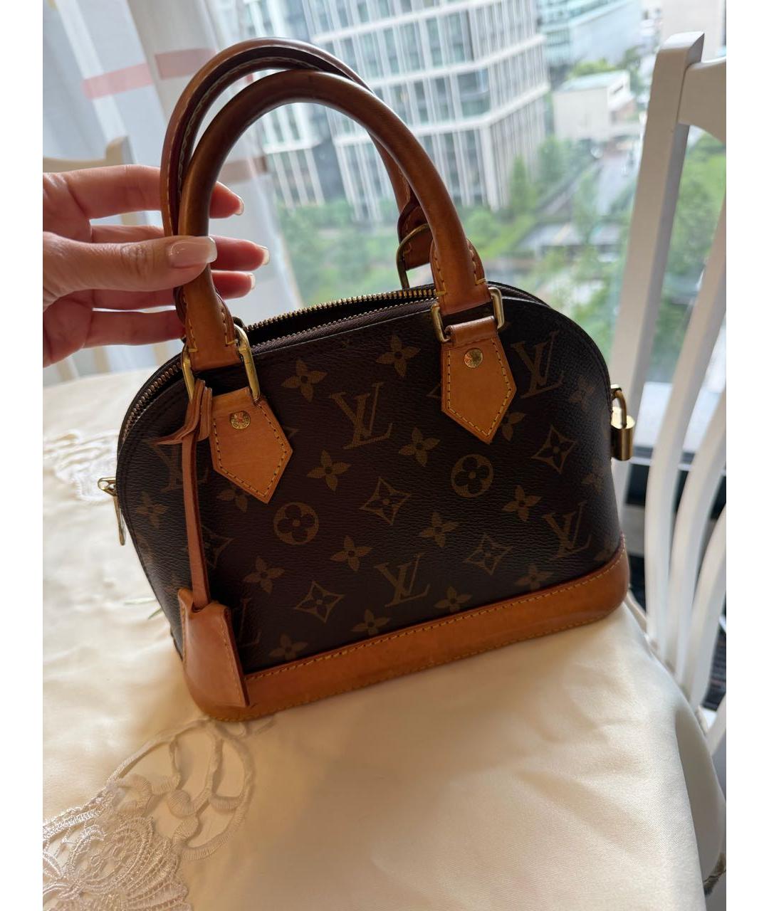 LOUIS VUITTON Коричневая сумка с короткими ручками, фото 5
