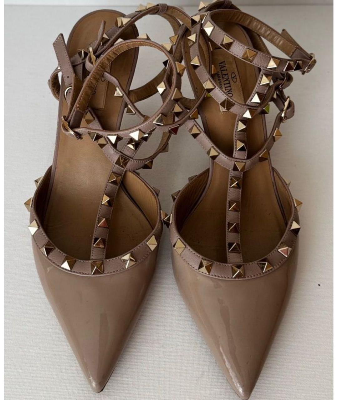 VALENTINO Коричневые босоножки из лакированной кожи, фото 2
