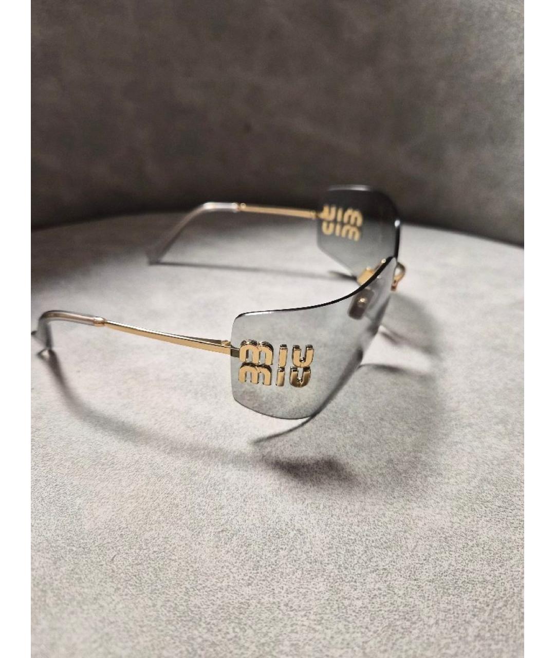 MIU MIU Серые пластиковые солнцезащитные очки, фото 2