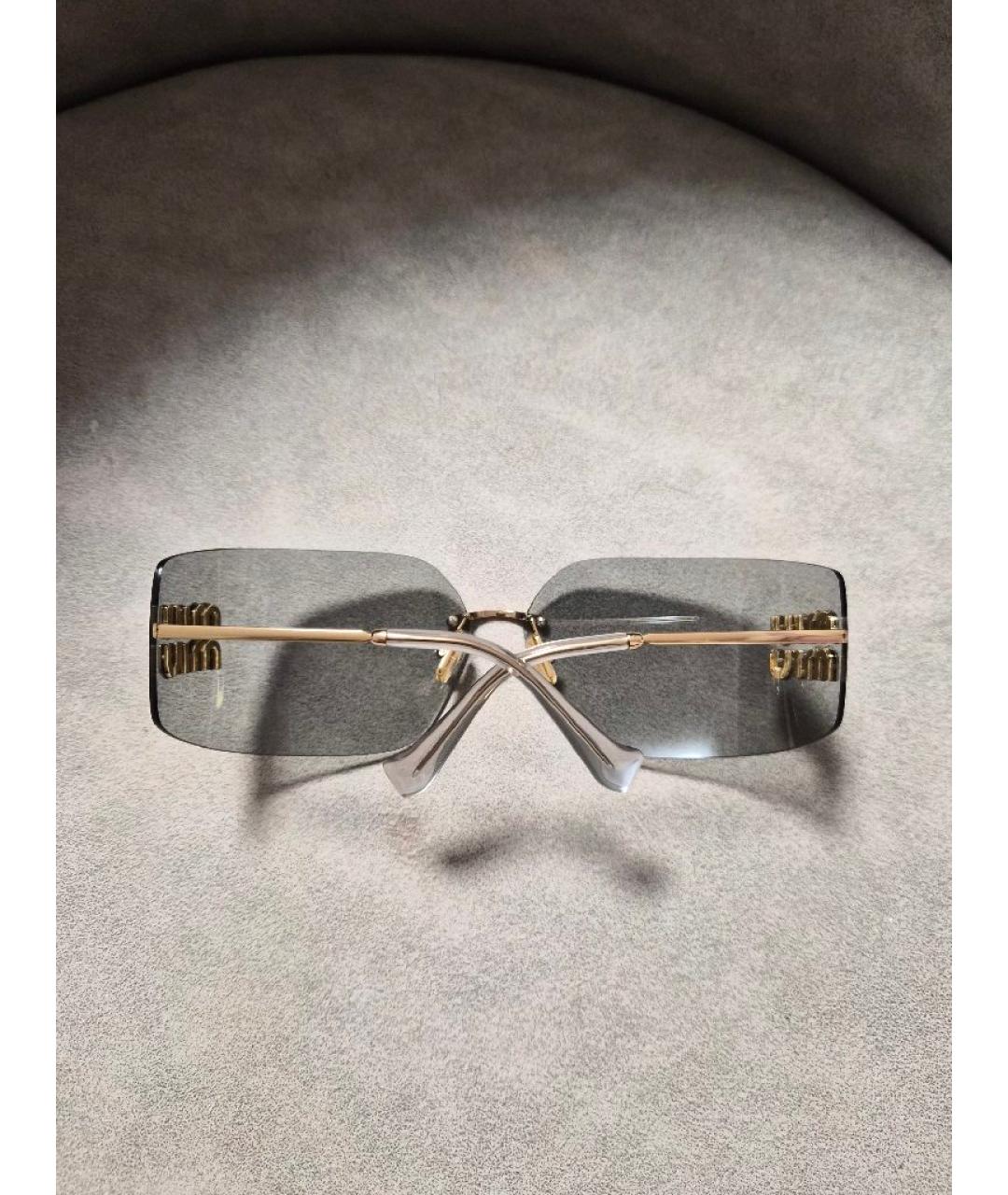 MIU MIU Серые пластиковые солнцезащитные очки, фото 5