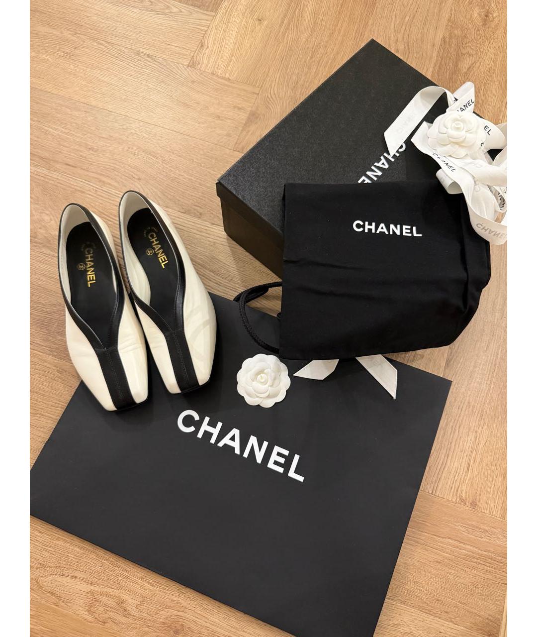 CHANEL Белые кожаные балетки, фото 5