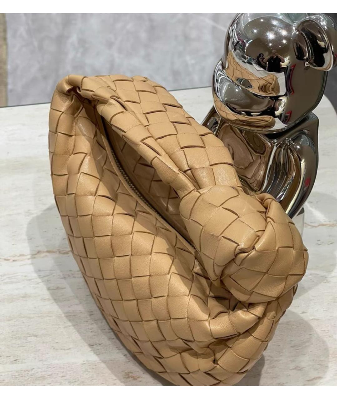 BOTTEGA VENETA Бежевая кожаная сумка с короткими ручками, фото 3