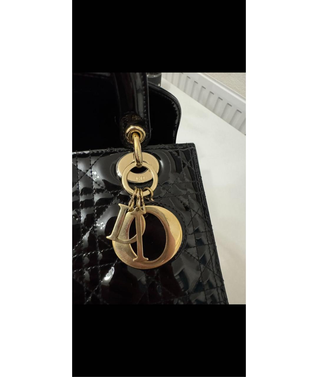 CHRISTIAN DIOR Черная сумка с короткими ручками из лакированной кожи, фото 5