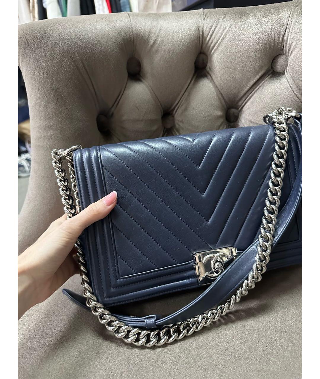 CHANEL Темно-синяя кожаная сумка через плечо, фото 2
