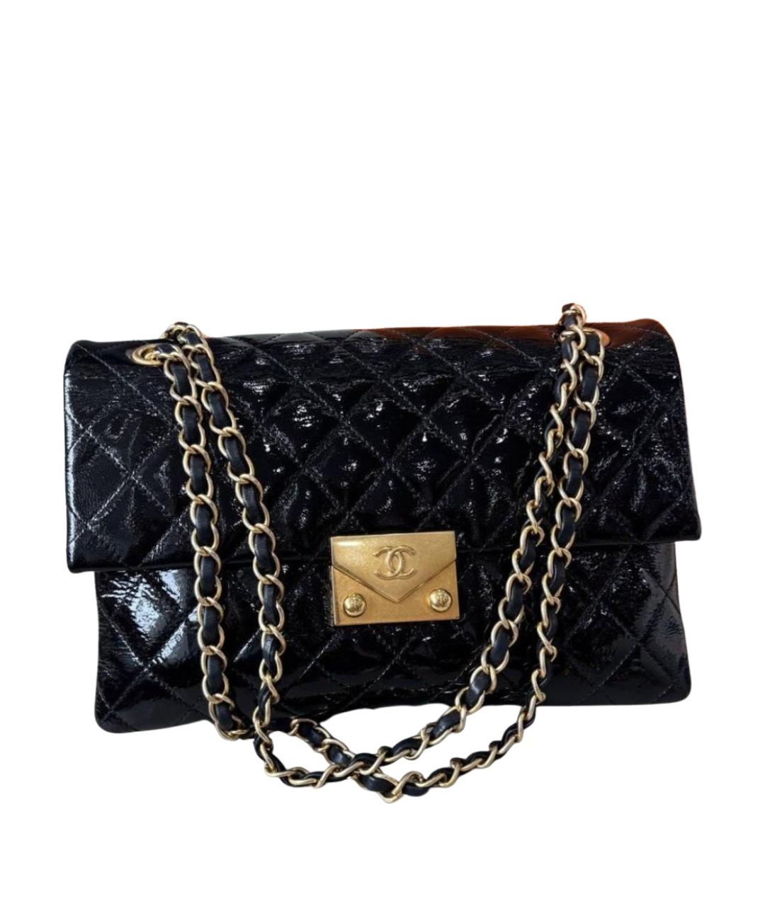 CHANEL Черная сумка через плечо из лакированной кожи, фото 1
