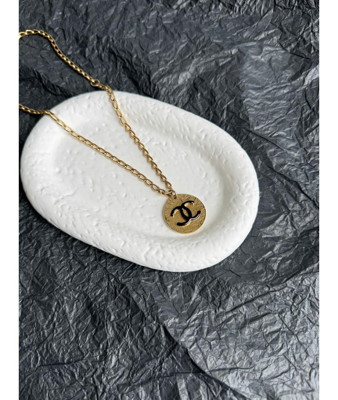 CHANEL Золотая металлическая подвеска, фото 2