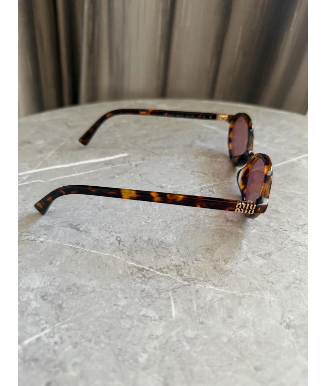 MIU MIU Коричневые пластиковые солнцезащитные очки, фото 2