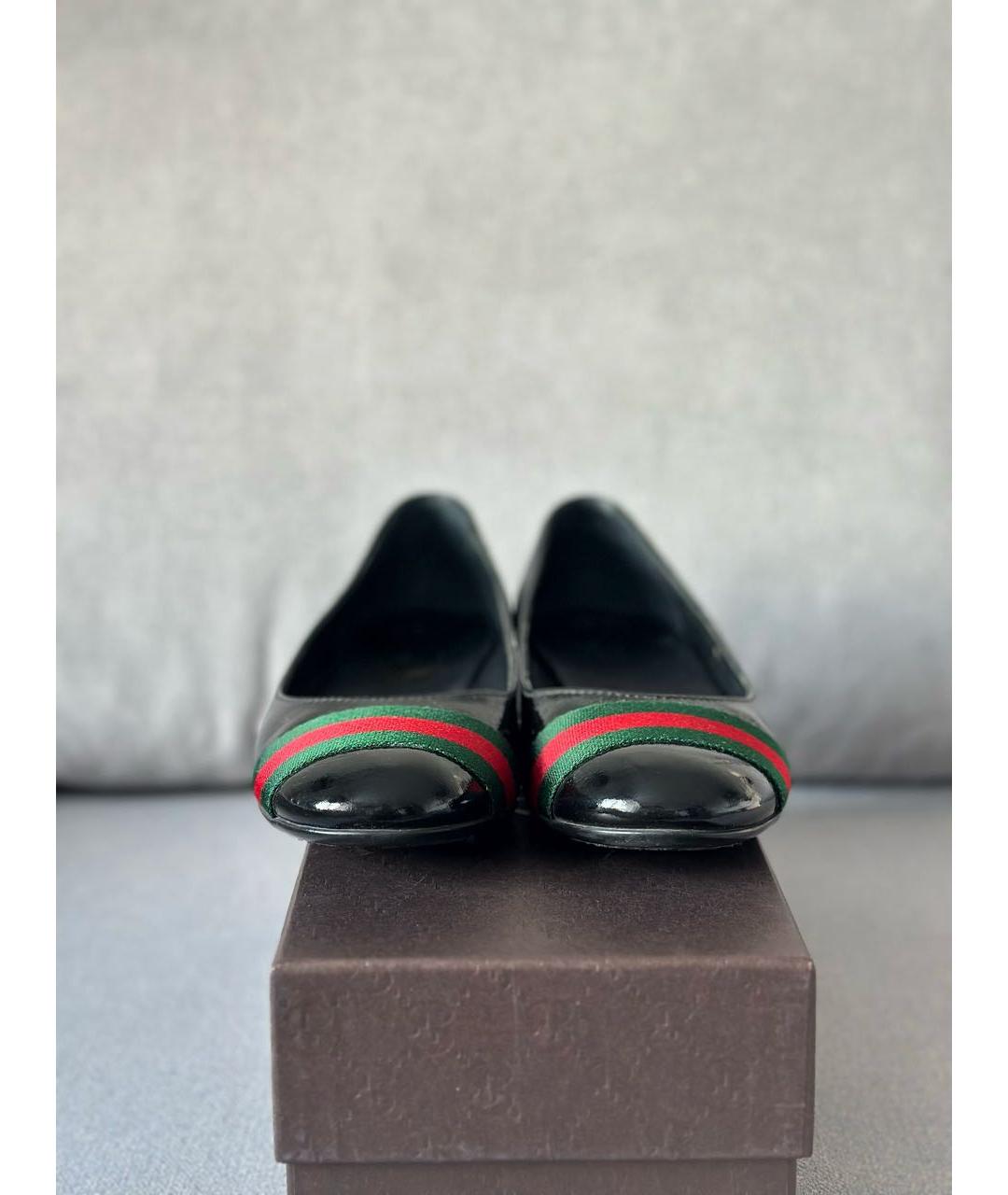GUCCI Черные балетки из лакированной кожи, фото 5