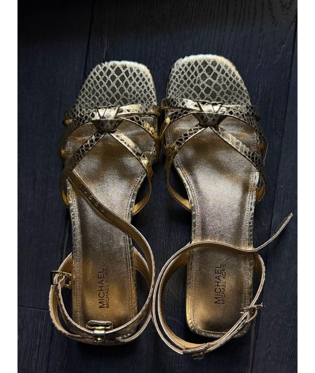 MICHAEL KORS Золотые кожаные босоножки, фото 5