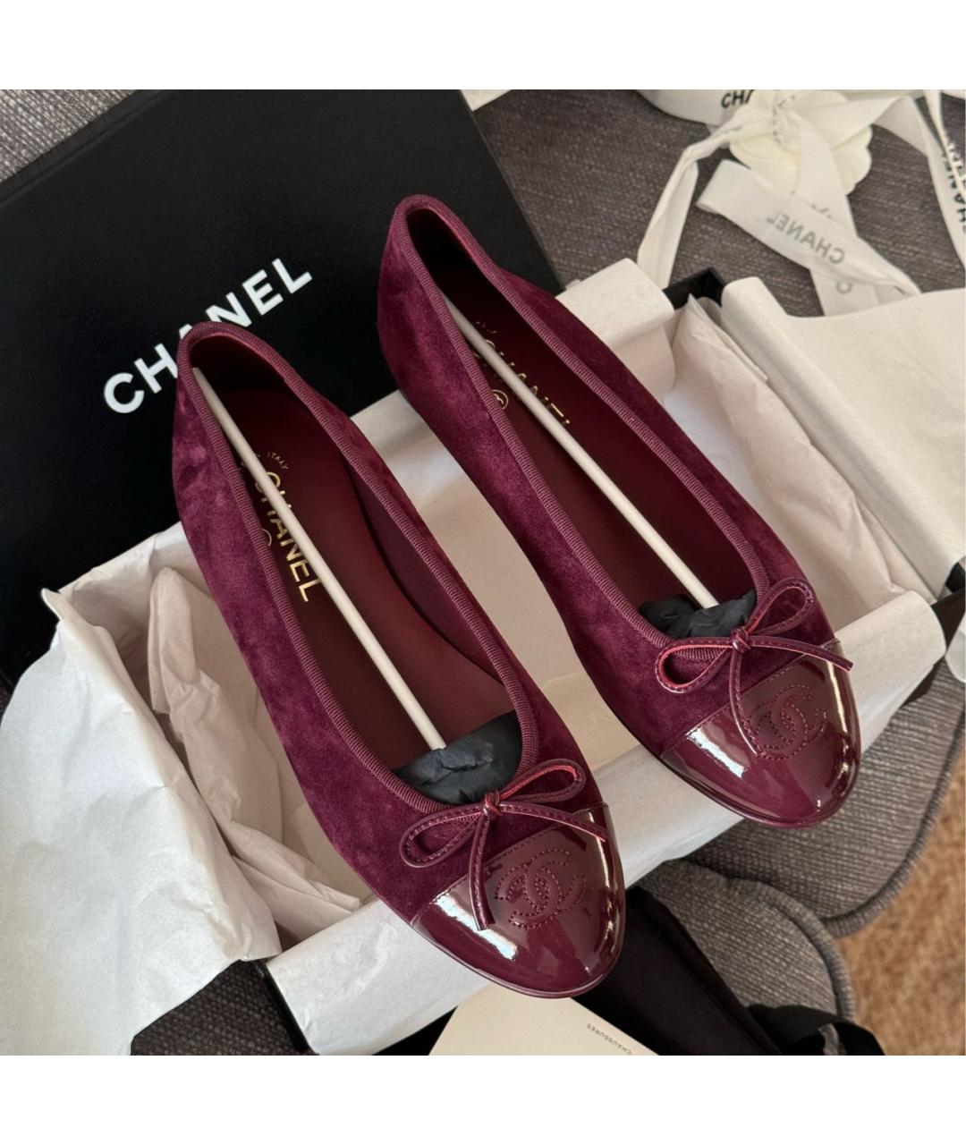CHANEL Бордовые замшевые балетки, фото 2