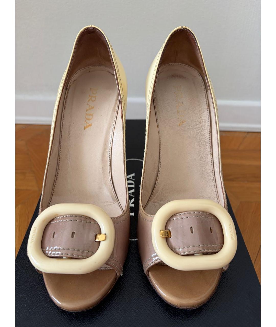 PRADA Бежевые туфли из лакированной кожи, фото 8
