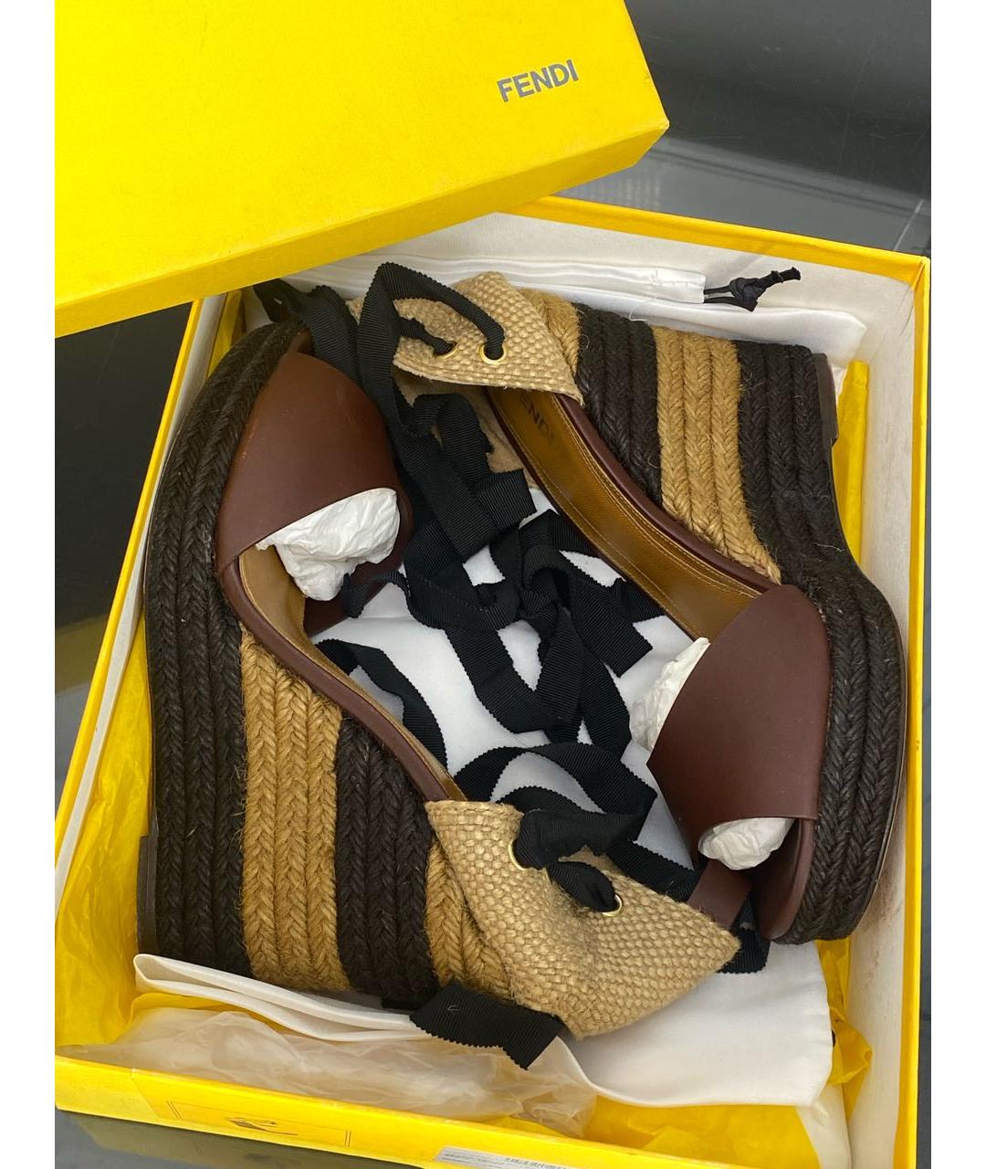 FENDI Коричневые кожаные босоножки, фото 6