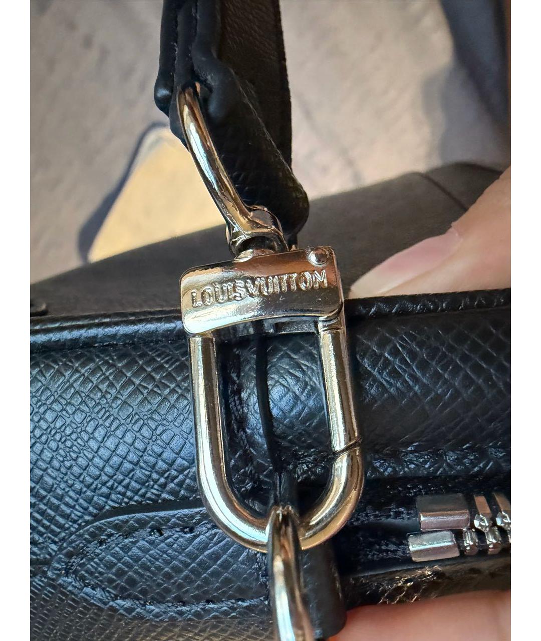 LOUIS VUITTON Черная барсетка, фото 5
