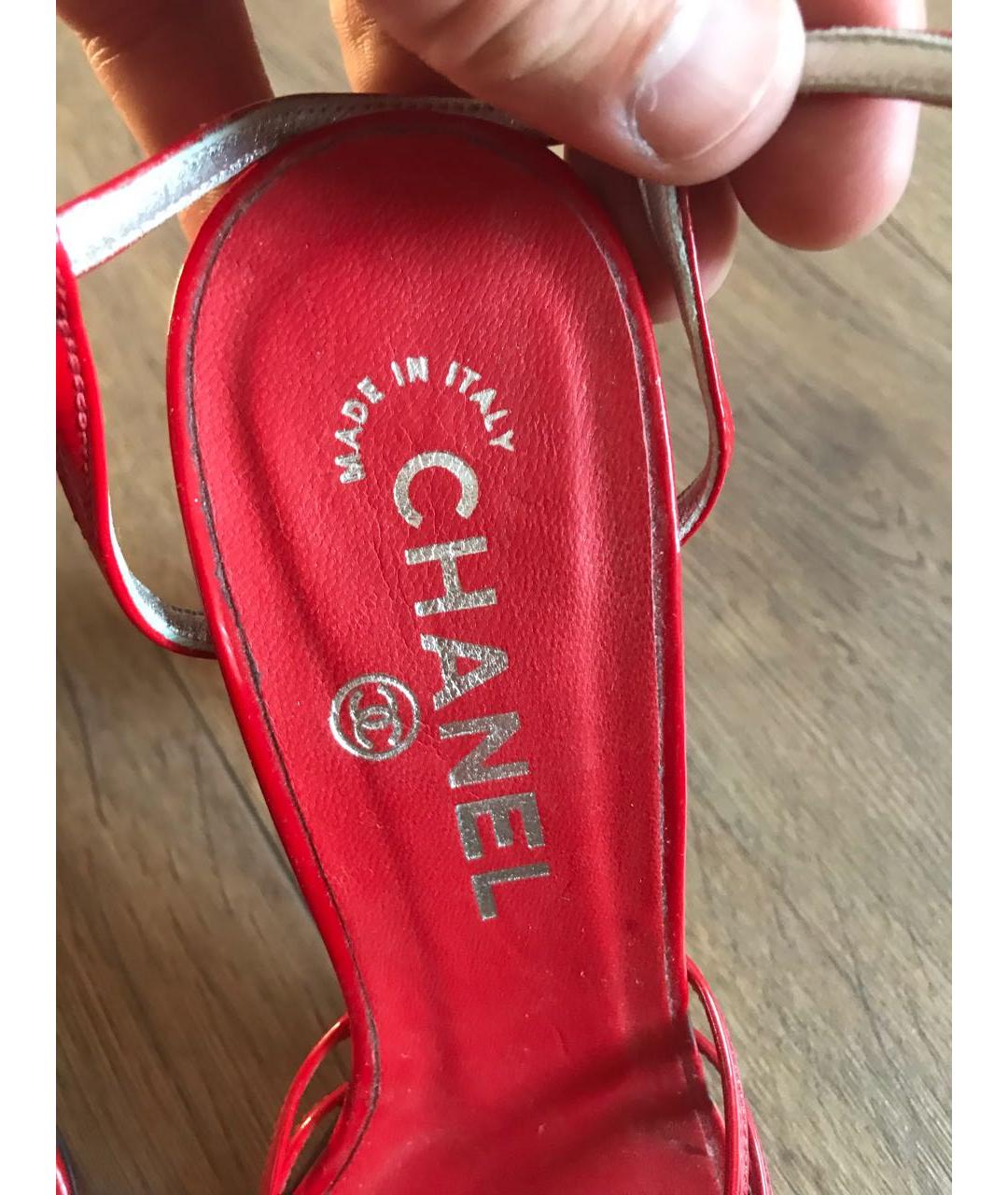 CHANEL Красные кожаные босоножки, фото 3