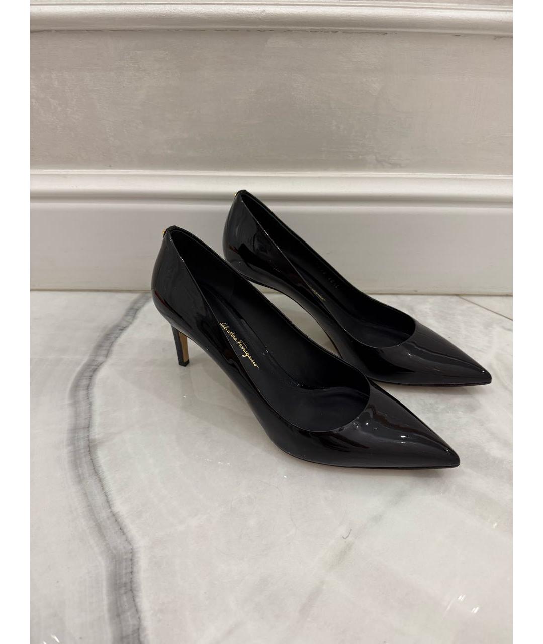 FERRAGAMO Черные туфли из лакированной кожи, фото 2