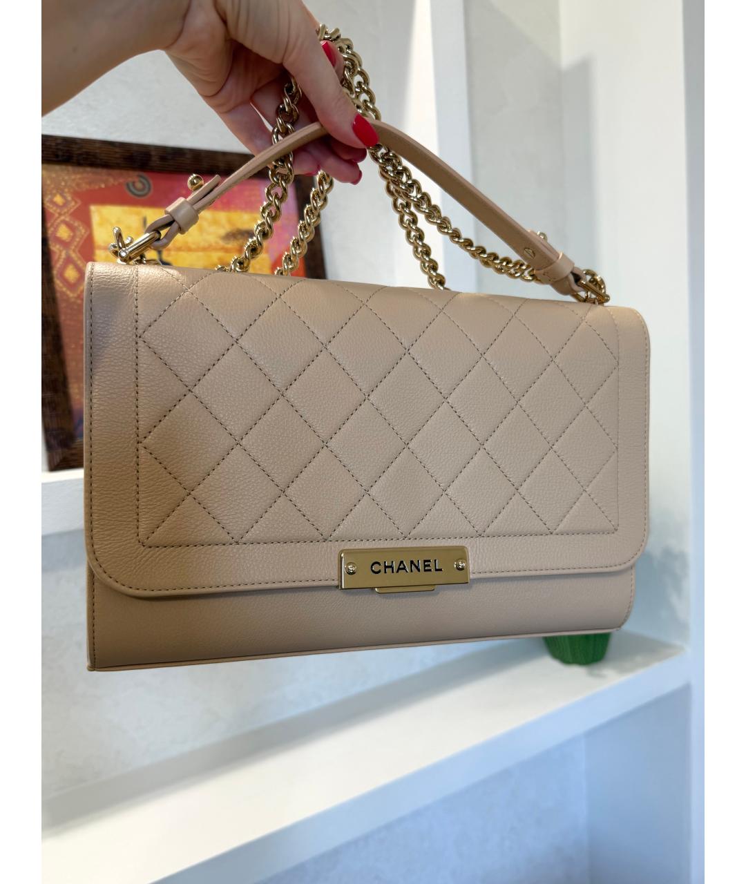 CHANEL Бежевая кожаная сумка через плечо, фото 4