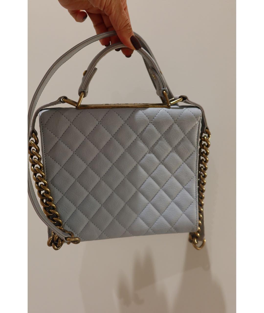 CHANEL Голубая кожаная сумка с короткими ручками, фото 4