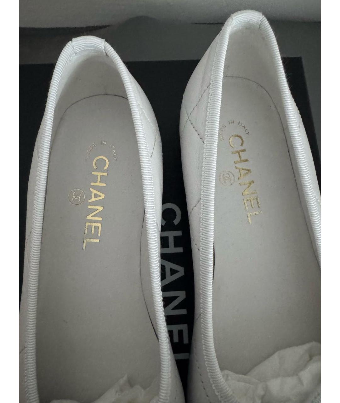 CHANEL Белые кожаные балетки, фото 4