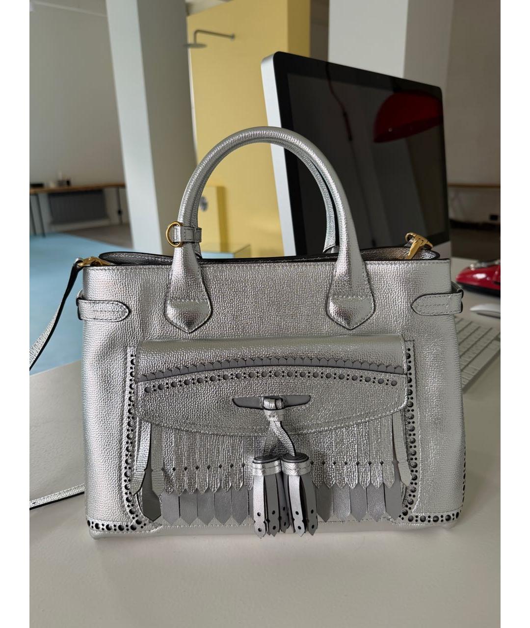 BURBERRY Серебряная кожаная сумка с короткими ручками, фото 8